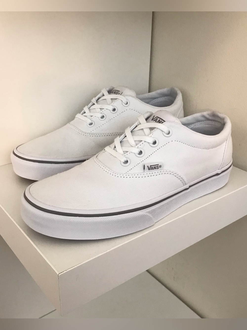 Vans Women’s Doheny Low Top Shoes